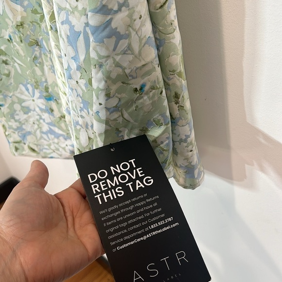 ASTR THE LABEL REVOLVE CLARITA FLORAL CUTOUT PUFF SLEEVE MINI DRESS XL NEW - Picture 9 of 11